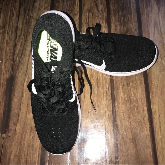 NIKE  7
Mens Free Rn Flyknit Running Shoe - Picture 3 of 4